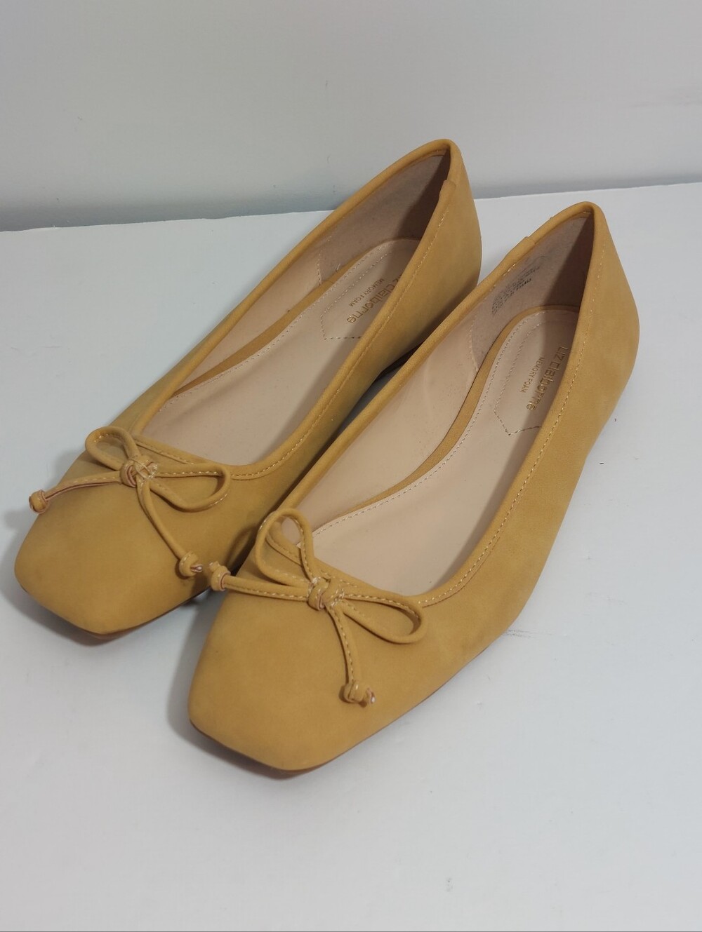 Liz Claiborne Flushing Square Toe Memory Foam Flat Shoes Size 7.5 M Mustard